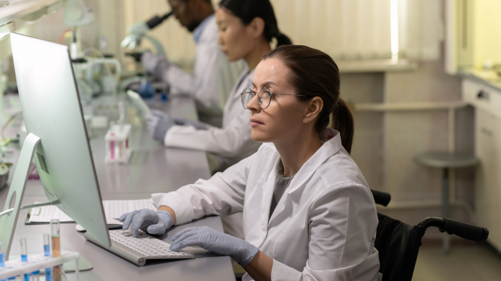 Brecha en carreras tecnológicas limita llegada de mujeres a emprendimientos de ciencia e innovación