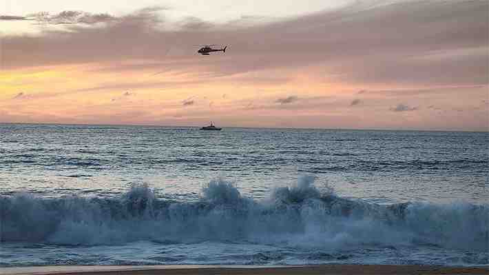 Tragedia familiar en playa de Algarrobo: Cuatro personas mueren ahogadas mientras intentaban rescatar a una menor de edad