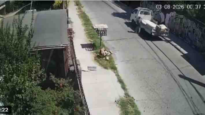 Video: El momento en que dejan caja con un cadáver en su interior frente a casa de la alcaldesa de Quinta Normal