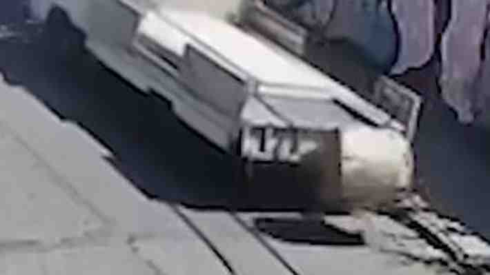 Detienen a conductor de camión que trasladaba caja con cuerpo que terminó fuera de casa de alcaldesa