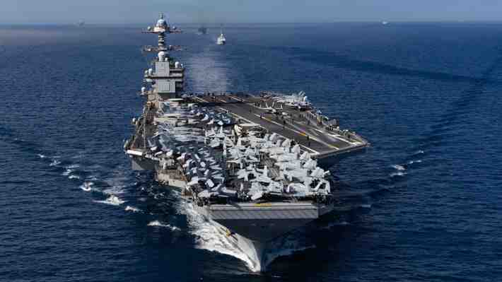 EE.UU. reporta incendio en portaviones Gerald Ford en el Mar Rojo: Hay dos marineros heridos