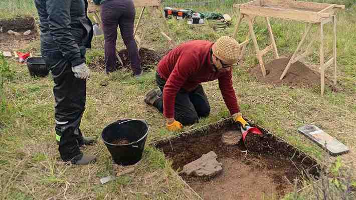 Hallan moneda de más de 442 años en sitio fundacional de Rey don Felipe