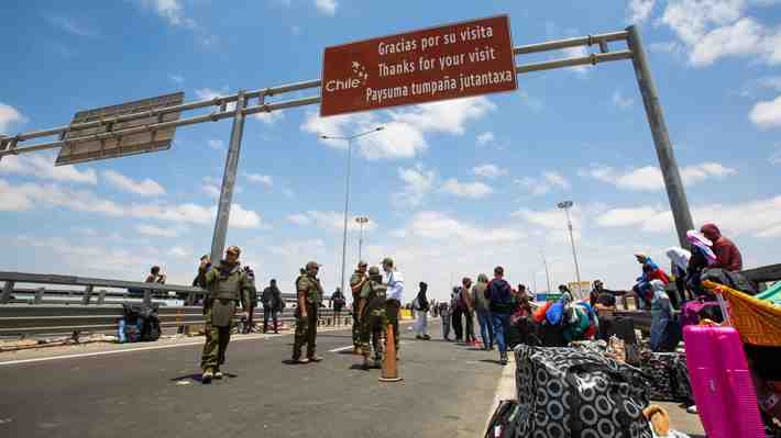 Las medidas que aplicaría el Gobierno para incentivar la salida de migrantes