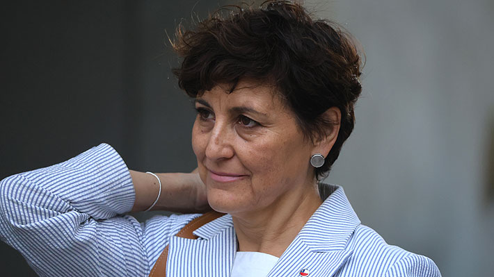 "Inaceptable": Diputados critican "telefonazo" por cirugía de madre de exministra Aguilera tras informe de Contraloría