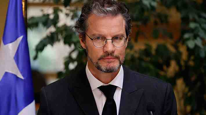 "Dr. File" en la mira del PDG: Bancada habría evaluado su expulsión tras presentación de polémicos proyectos