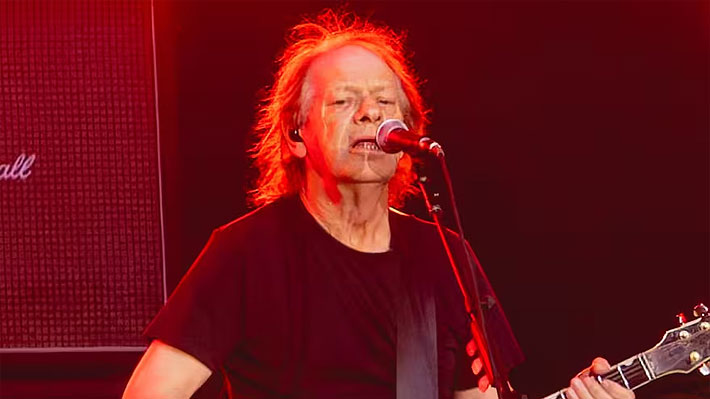 Guitarrista de AC/DC Stevie Young es hospitalizado en Buenos Aires tras su llegada desde Chile