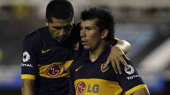 El mensaje que le mandó Gary Medel a Riquelme por el UC-Boca que se dará en la Libertadores