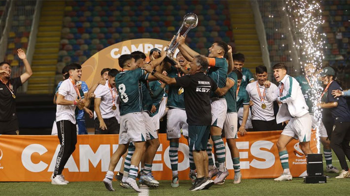 Cómo funciona el cobro por derechos de formación que levanta polémica y cuál es el monto fijado en el fútbol chileno