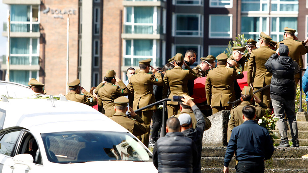 Homicidio de carabinero: Kast asiste a misa fúnebre y Steinert dice que redoblarán esfuerzos en la investigación