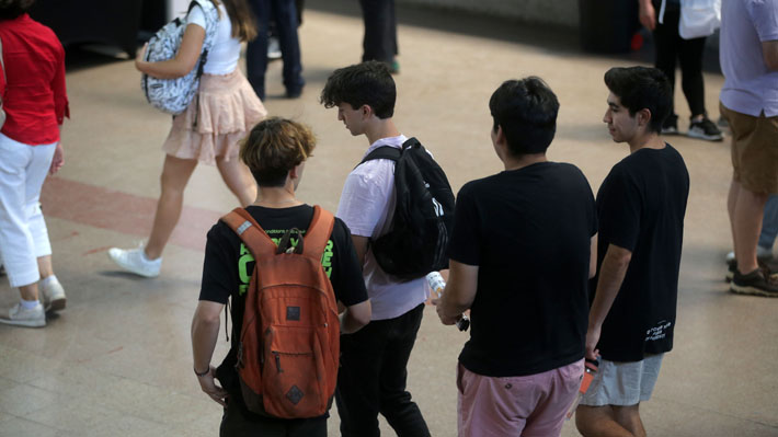 ¿Desaliento crónico? Casi 60% de los jóvenes "nini" permanece inactivo "por opción"