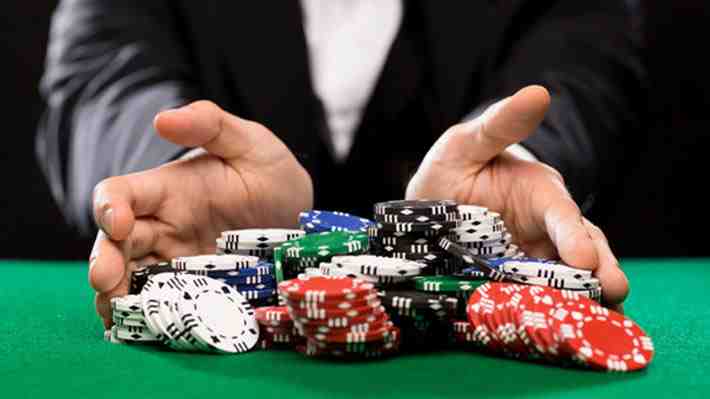 Dónde trabajan los funcionarios públicos que apostaron en casinos pese a prohibición