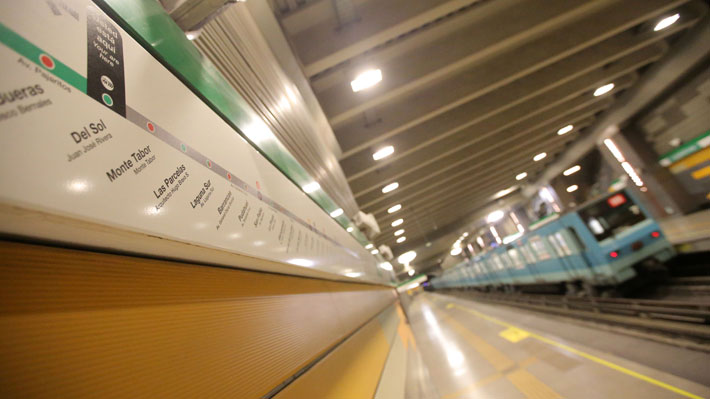 Metro averiado obligó a cerrar ocho estaciones en la Línea 5: Ya se encuentran habilitadas