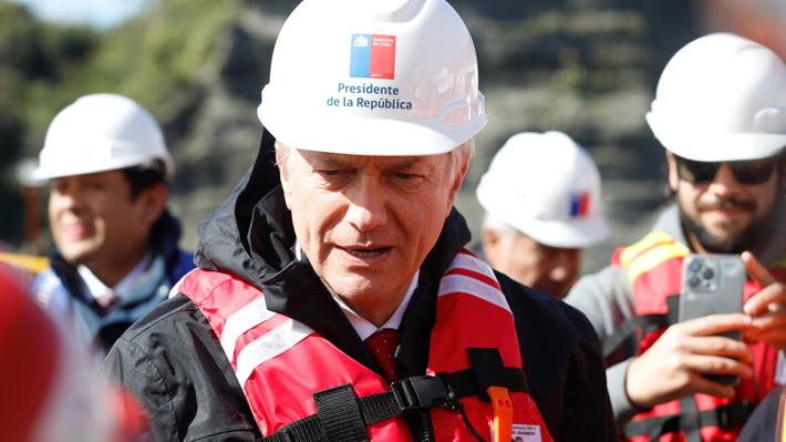 Kast dice que candidatura de Bachelet "iba a tener un costo importante" y pide a la oposición no caer "en chantaje"