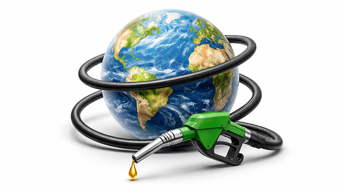 Chile tiene una de las mayores alzas: Cómo han variado los precios de los combustibles en el mundo