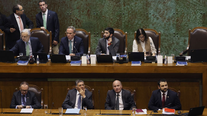 Gobierno promulga ley de "emergencia energética": El detalle de las ayudas para paliar el alza de combustibles