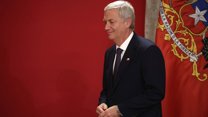 Aprobación a Kast: Dónde y cómo "compensar" el desplome de respaldo tras el alza de combustibles