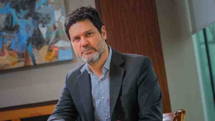 Kast designa a abogado Cristián Muga como nuevo presidente del directorio de Enap