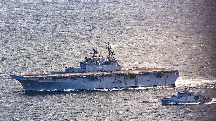 EE.UU. despliega buque de asalto anfibio para sumar a la guerra en Medio Oriente