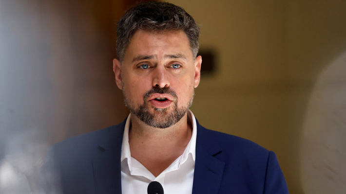 Manouchehri (PS): "Lo positivo sería no que Cicardini se adapte al Senado, sino que el Senado se adapte a cómo hace política"