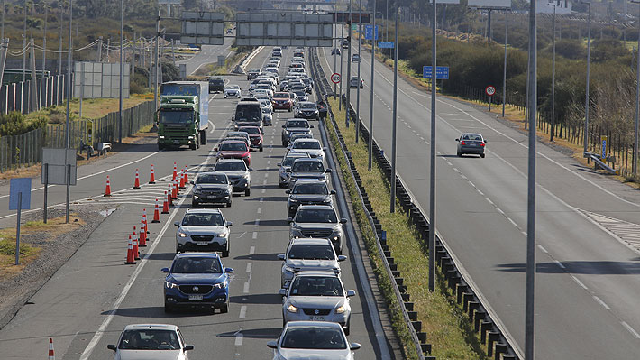 Se espera la salida de 450 mil vehículos desde la RM: MOP detalla plan por Semana Santa con "peaje a luca"