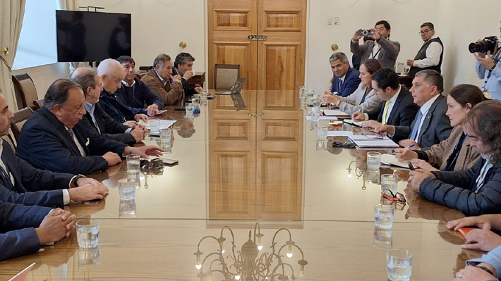 Los cuatro gremios de camioneros descartan paro tras reunirse con el Gobierno: "No acordamos hacer movilización"