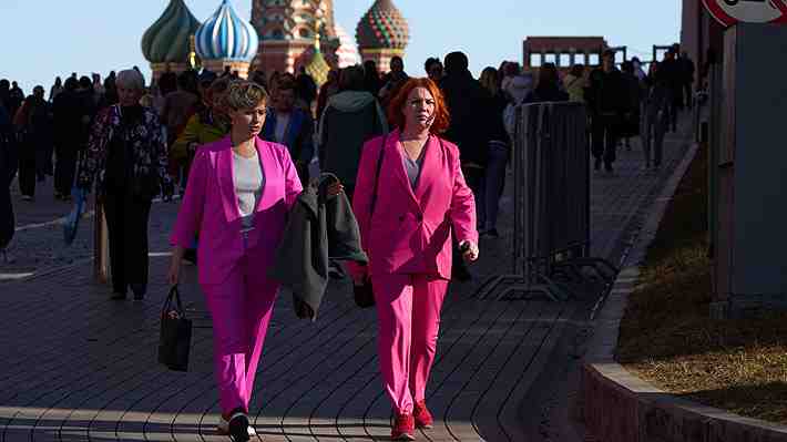 "Cruel e ineficaz": Mujeres rusas rechazan ser sometidas a psicoterapia para convencerlas de tener hijos