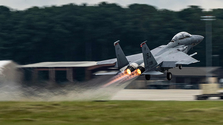 Aseguran que EE.UU. rescató a uno de los dos tripulantes del avión de combate derribado por Irán