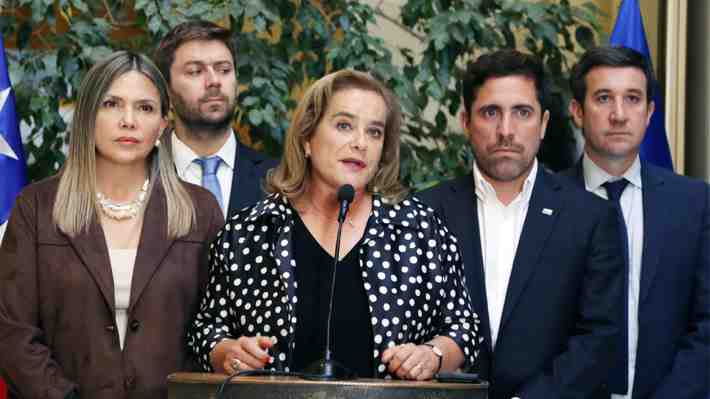 "Auditoría paralela": UDI pide a Contraloría revisar gastos en viajes y viáticos durante el gobierno de Boric