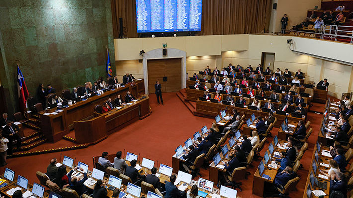 Bancada republicana oficia a municipios por funcionarios que habrían trabajado en sector privado estando con licencia médica
