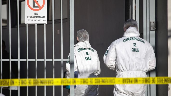 Dueño de local frustra asalto y dispara contra delincuentes en Quinta Normal: Dos resultaron heridos