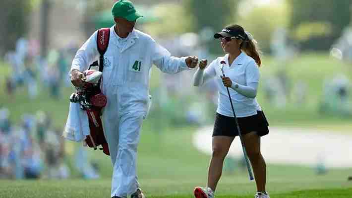 La historia que impacta al golf mundial: Colombiana de 19 años gana el Amateur Femenino de Augusta con un bombero como caddie