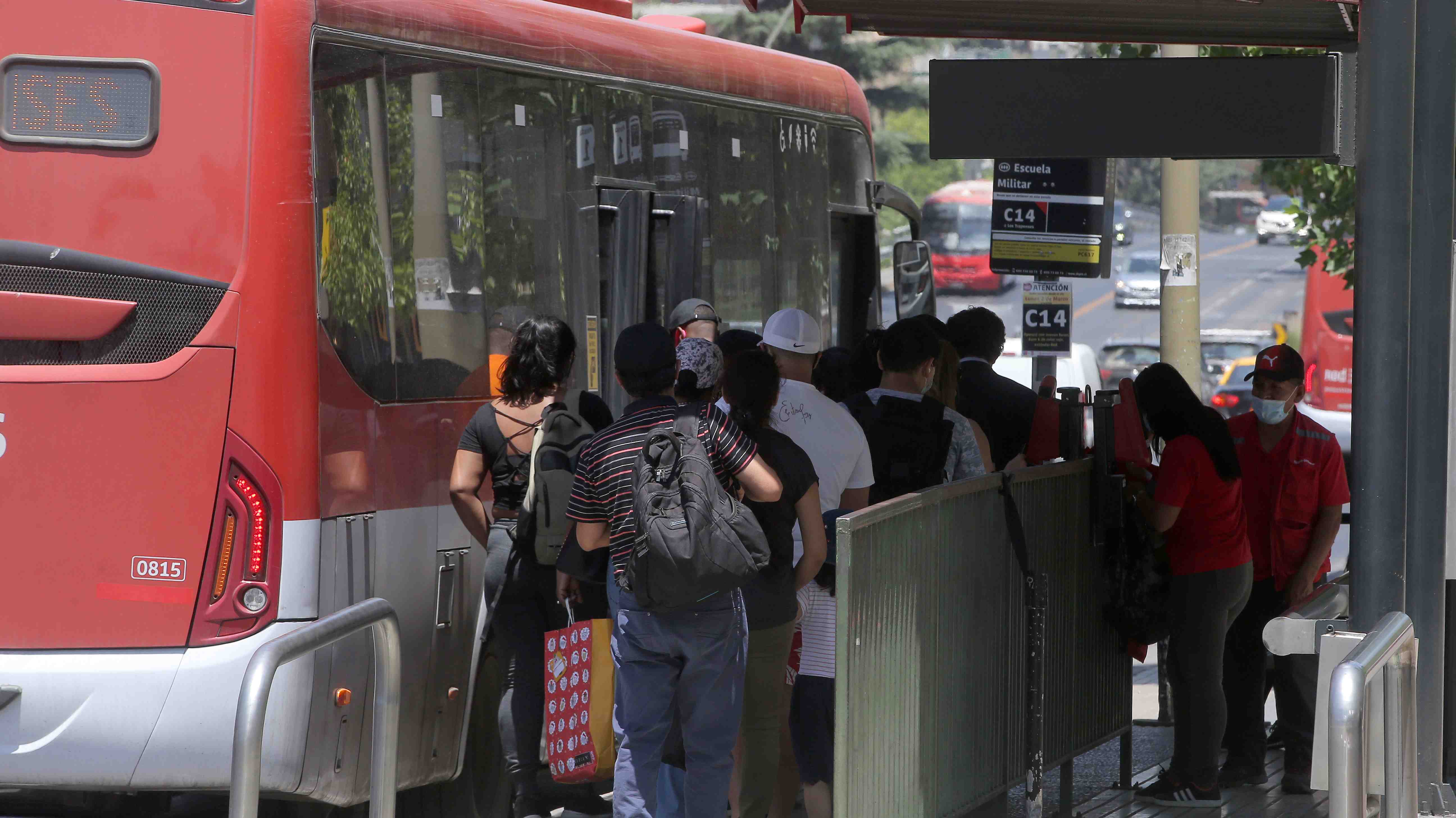 Congreso despacha ley "antievasión": Endurece sanciones para quienes no paguen pasaje de transporte público