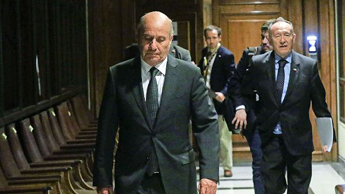 Parte de la izquierda ingresa solicitud para dilatar trámite del proyecto de reconstrucción