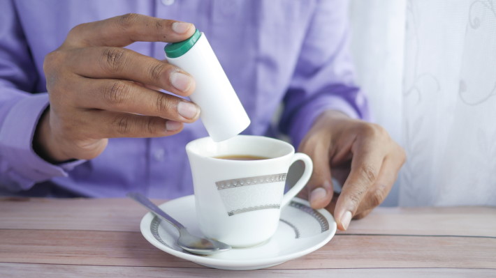 Estudio de la U. de Chile alerta por efectos de edulcorantes y advierte que se transmitirían a la descendencia