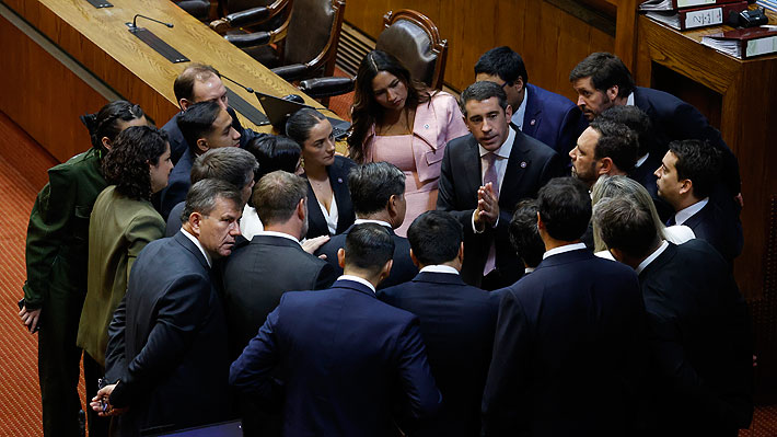 Coordinación oficialista en el Congreso muestra primeras fisuras y Chile Vamos resiente bajo perfil de Republicanos