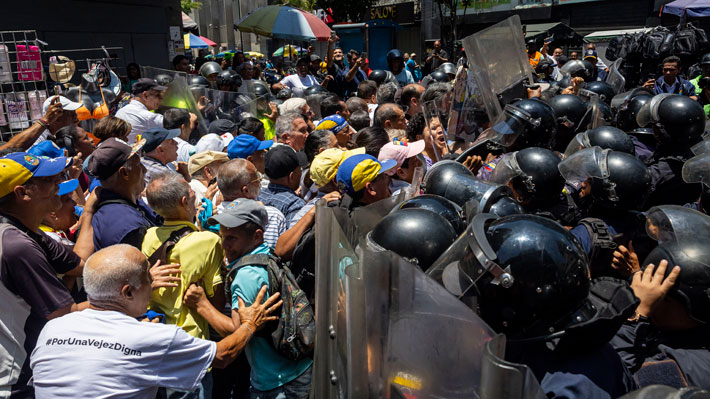 El frágil escenario venezolano: Una tímida apertura política mientras la estructura represiva continúa