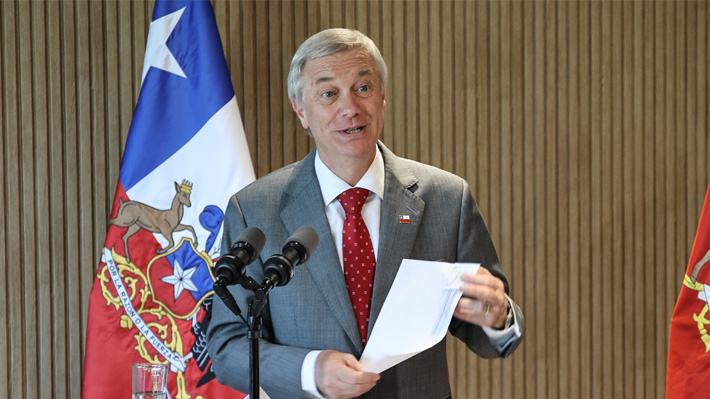 A un mes del gobierno: Analistas realizan balance apuntando a errores en estrategia y aciertos en terreno