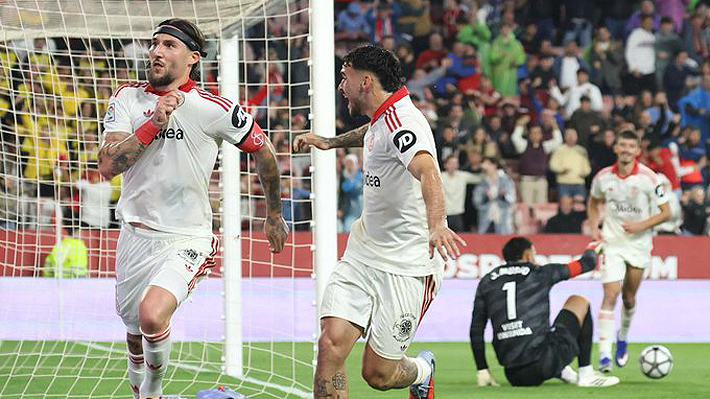 El Sevilla con Alexis Sánchez y Gabriel Suazo en cancha obtiene valiosa victoria frente al Atlético de Madrid y toma aire en su lucha por no descender