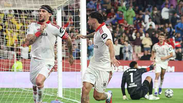 El Sevilla con Alexis Sánchez y Gabriel Suazo en cancha obtiene valiosa victoria frente al Atlético de Madrid y toma aire en su lucha por no descender