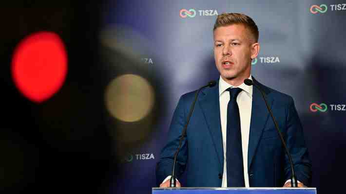 Quién es Péter Magyar, el conservador que logró destronar a Viktor Orbán del poder en Hungría