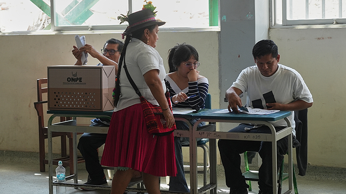 Elecciones en Perú: Cierran los centros de votación tras jornada marcada por retrasos en instalación de mesas