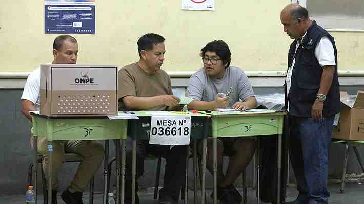 Caos en Perú: Los incidentes que dejaron sin votar a más de 52.000 personas el domingo