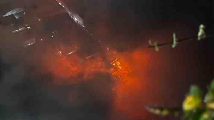 Incendio estructural en Santiago: Hay al menos nueve inmuebles afectados y trabajan cerca de 100 bomberos