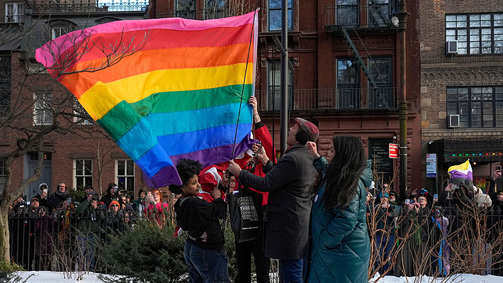 Gobierno de Trump accede a reinstalar bandera LGTBIQ+ en Monumento Nacional Stonewall: Había sido retirada en febrero