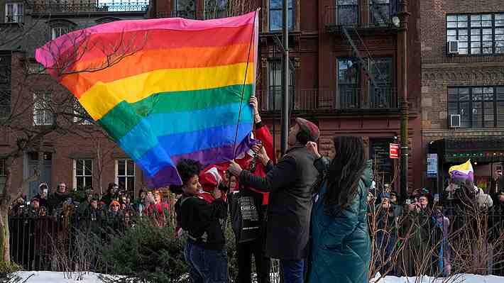 Gobierno de Trump accede a reinstalar bandera LGTBIQ+ en Monumento Nacional Stonewall: Había sido retirada en febrero