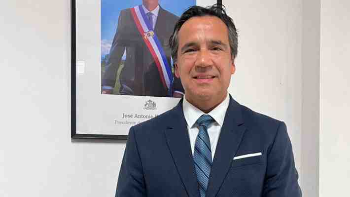 Ex actor de teleseries Renato Münster es designado seremi de Cultura en la RM