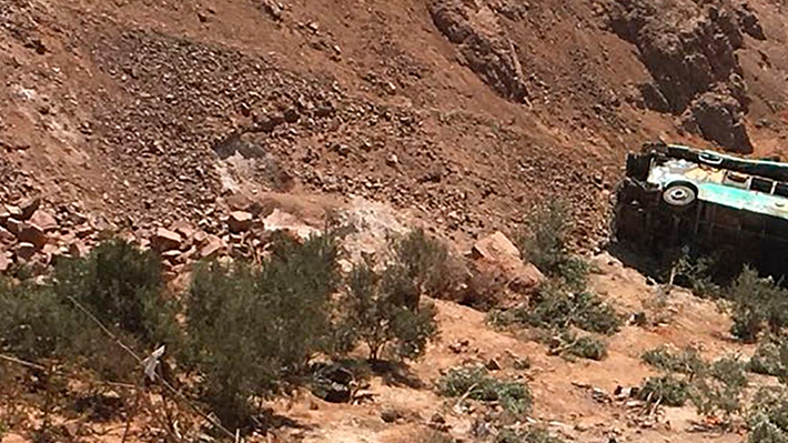 Autobús cae por barranco en noroeste de Bolivia: Al menos seis personas fallecieron y 15 están heridas