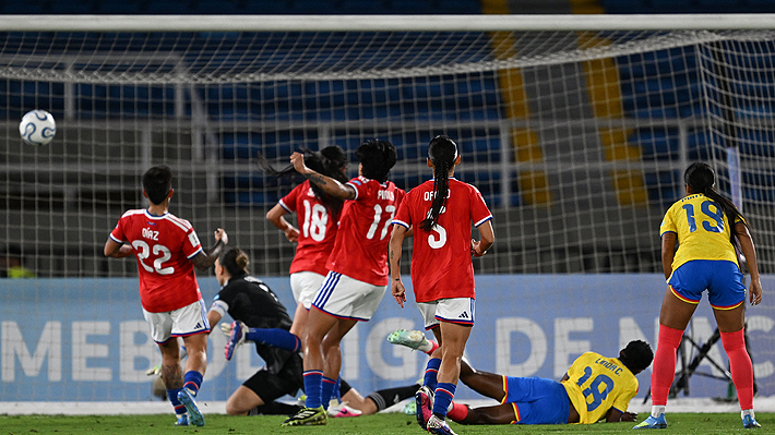 La "Roja" femenina cayó ante Colombia, pero se mantiene en zona de repechaje en las Clasificatorias al Mundial