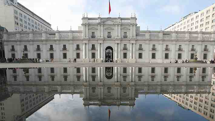Contraloría rechaza por tercera vez sumario de Presidencia por muerte de gásfiter en La Moneda