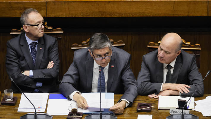 "Desorden inaceptable": Diputados reaccionan a pie atrás con límite de gratuidad y critican contradicciones del Ejecutivo